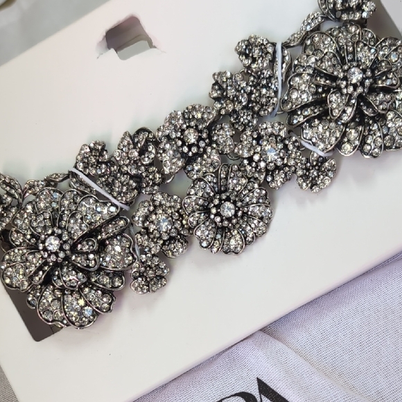 Zara Silver Statement Necklace with Intricate Design - Picture 4 of 7